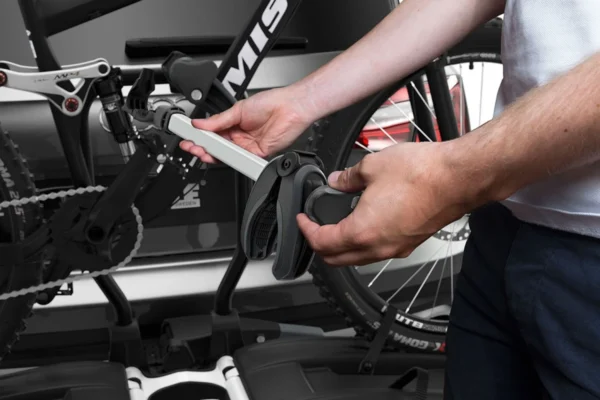 Suporte traseiro Thule Easy Fold XT para 2 bicicletas